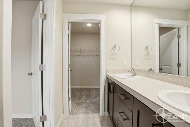 Building Photo - 18212 NE 47th Ave