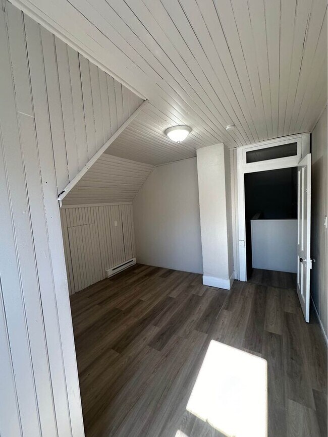 Building Photo - 1328 Pittston Ave