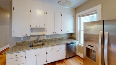 Building Photo - 12 Estrella St