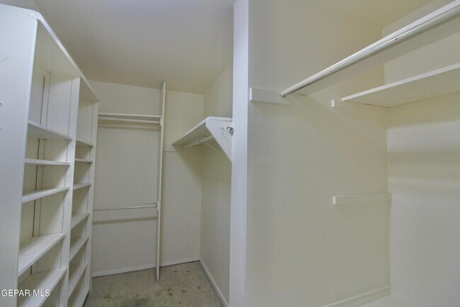 Building Photo - 350 Thunderbird Dr