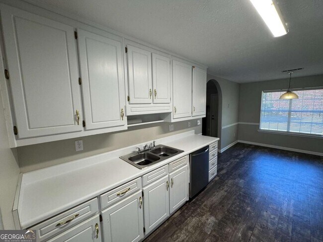 Building Photo - 1672 Walters Park Ct