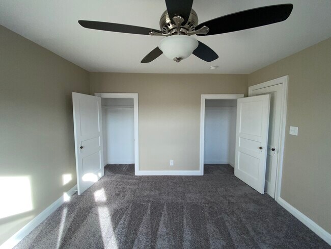 Building Photo - 41 N Kossuth St