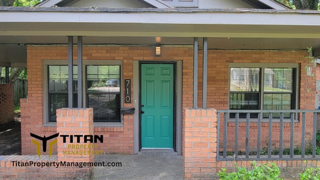 Building Photo - Large 2bed/2bath home