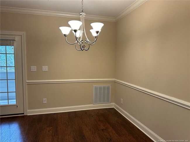 Building Photo - 158 Gallery Dr