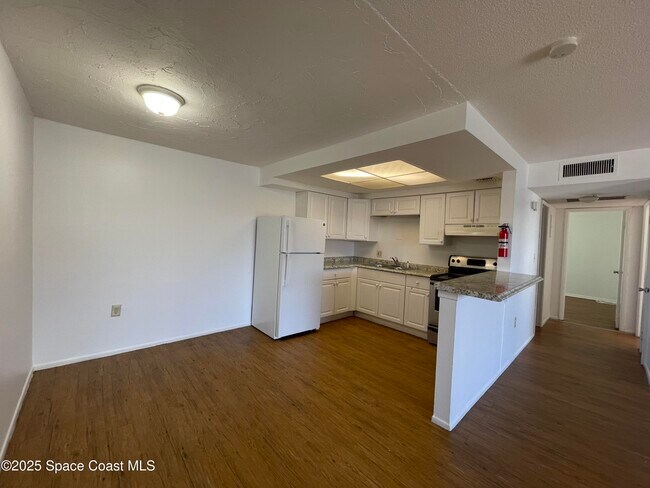 Building Photo - 800 N Fiske Blvd