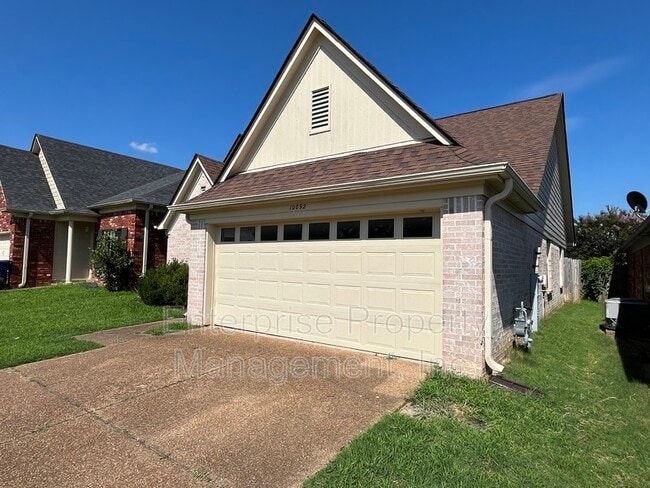 Building Photo - 10092 Cross Valley Dr