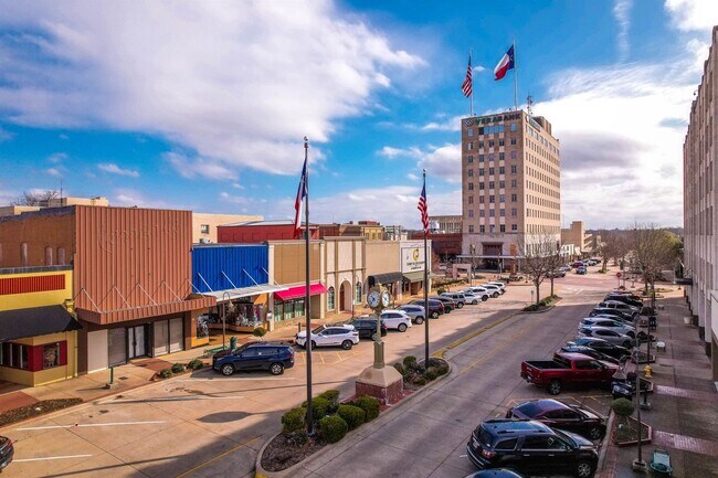Building Photo - Tyler Street