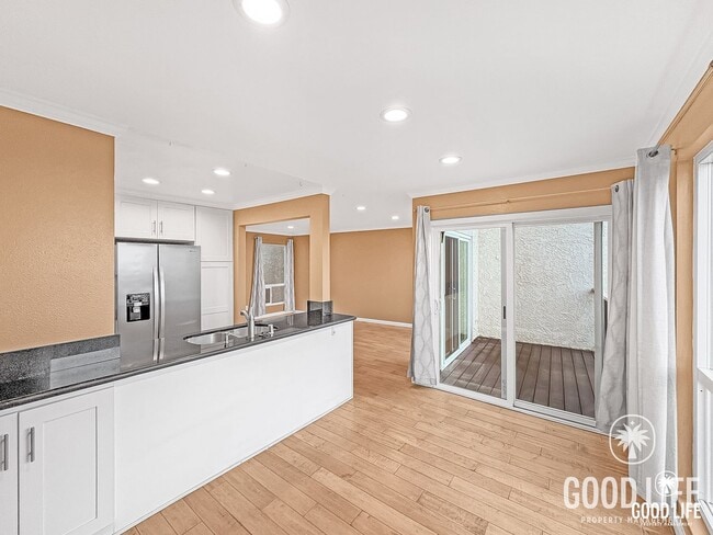 Building Photo - 2B/2BA Carlsbad Condo with Unobstructed Ocean Views & Semi-Private Laundry Room