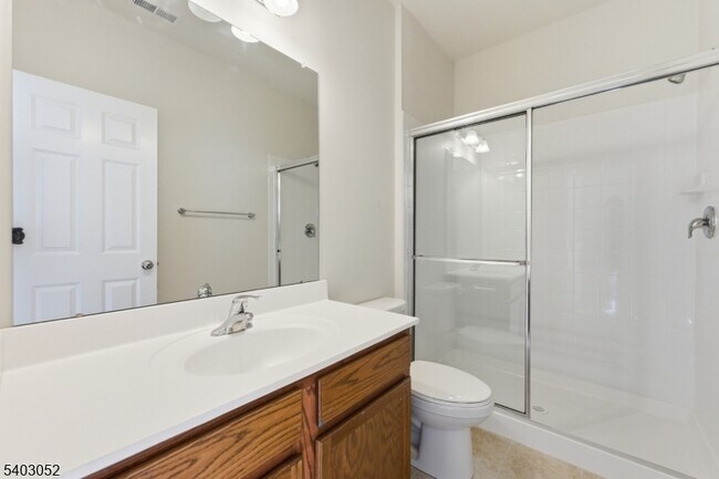 Building Photo - 38 Bond St