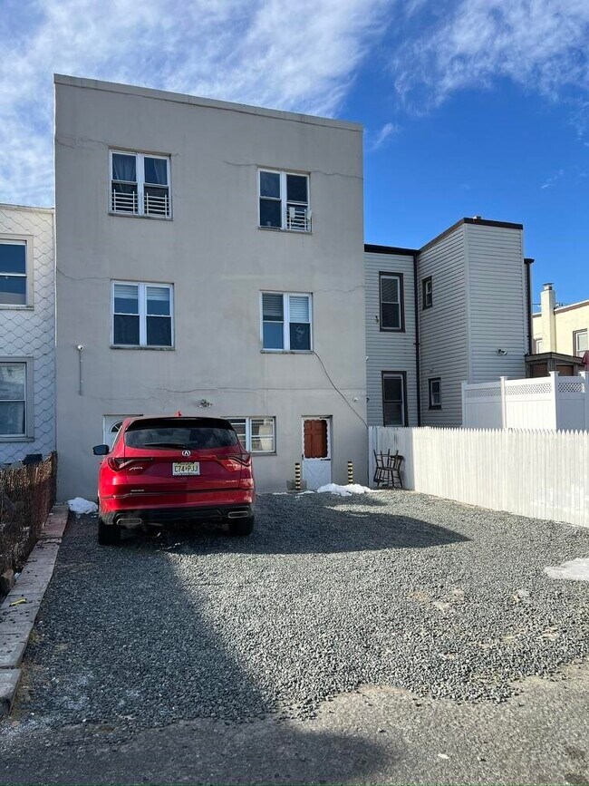 Building Photo - 598 67th St