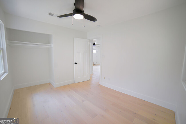 Building Photo - 2625 Santa Barbara Dr NW