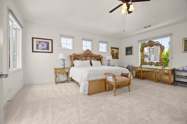 Building Photo - Exquisite Luxury Living in the Moorpark Country Club Estates