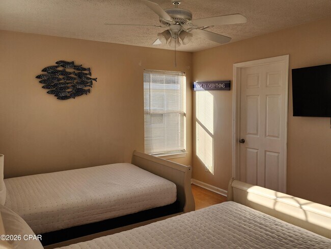 Building Photo - 11728 Seashore Ln