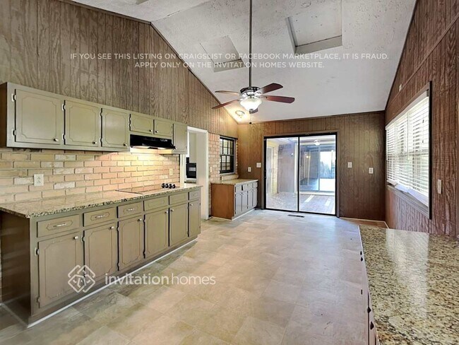 Building Photo - 4515 Lincoln Way SW