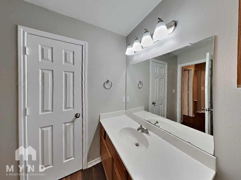 Building Photo - 5417 Harvard St