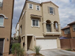 Building Photo - Beautiful 4 Bedroom Home in Mountains Edge