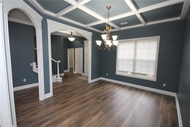 Building Photo - 610 Lyndal Ln