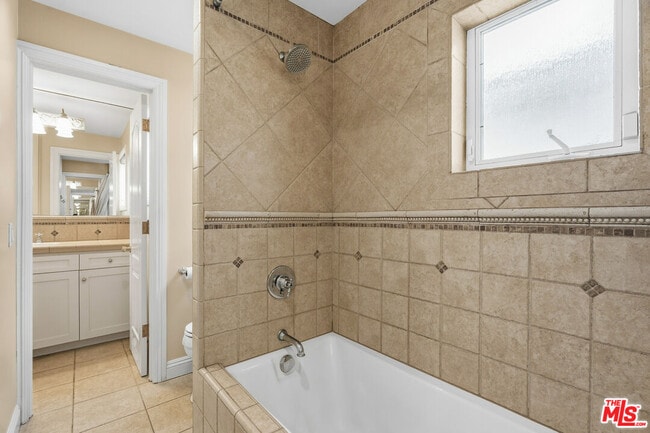 Building Photo - 707 Jasmine Ave