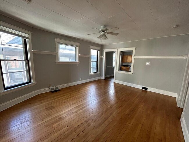 Building Photo - 110 S Blair St