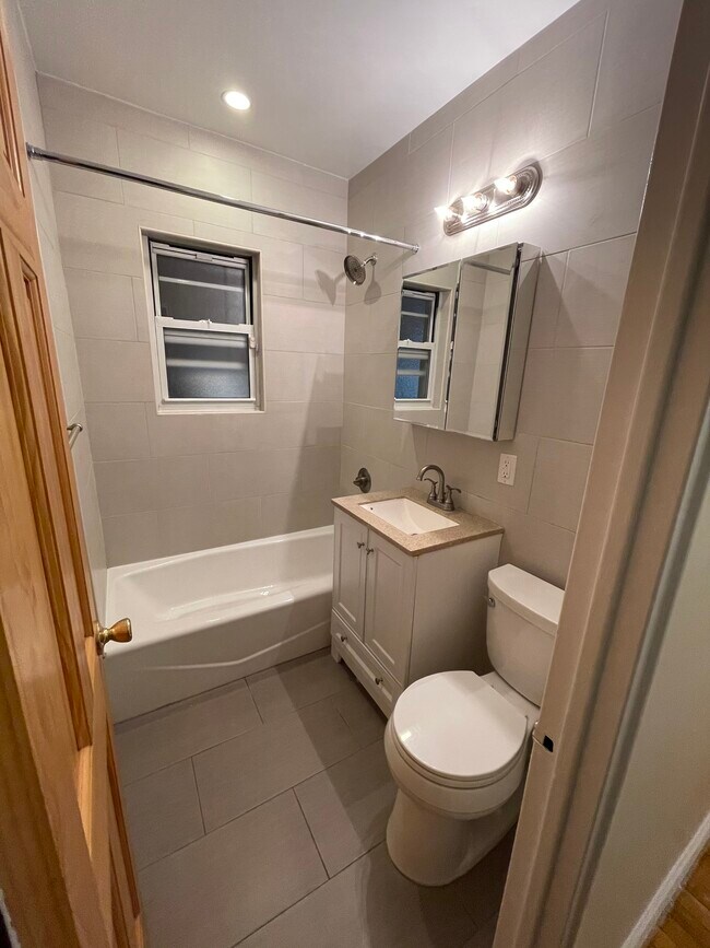 Building Photo - 220 Central Ave