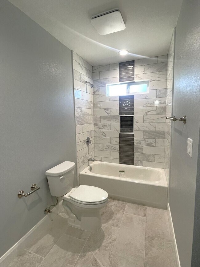 Building Photo - Gorgeous New Construction!