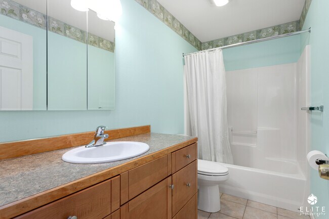 Building Photo - 2454 Tulik Dr