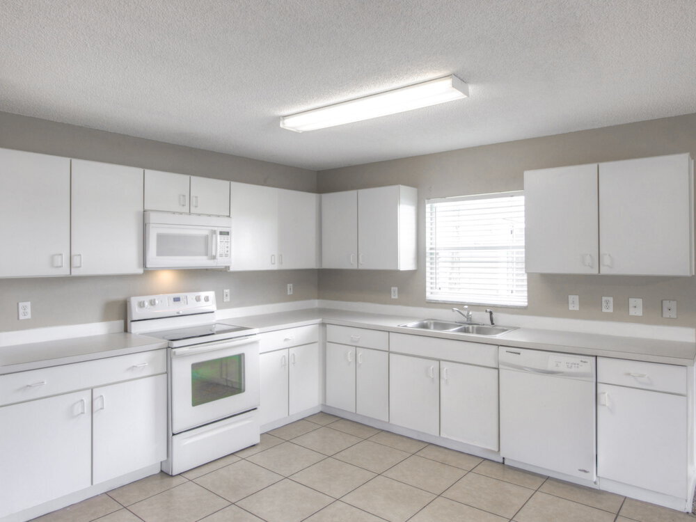 Building Photo - 12916 Los Alamitos