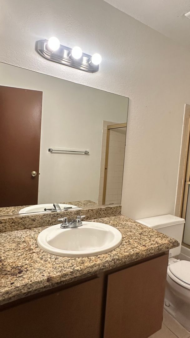 Building Photo - Beautiful & upscale 2 bedroom 2 bathrooms apartment Available for rent !!!  $ 1499