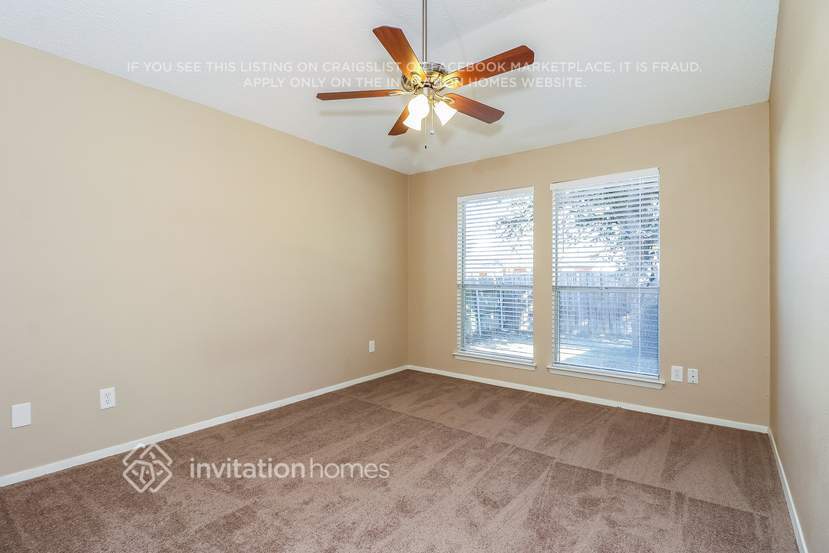 Building Photo - 313 Sunnyview Dr