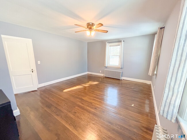 Building Photo - 51 Roaring Brook Rd