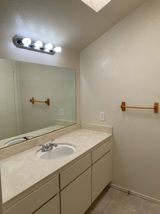 Building Photo - 1441001/60