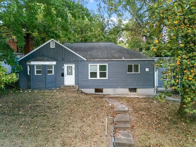 Primary Photo - Newly Renovated 4-Bedroom Home | Riverview...