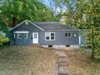 Building Photo - Newly Renovated 4-Bedroom Home | Riverview...