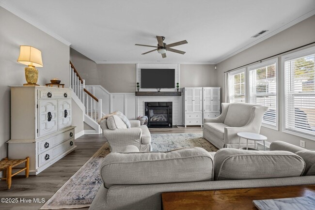 Building Photo - 204 N Brig Dr