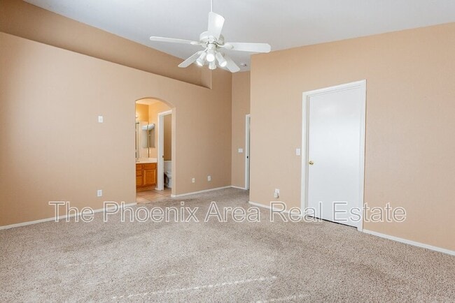 Building Photo - 1261 N Balboa Dr