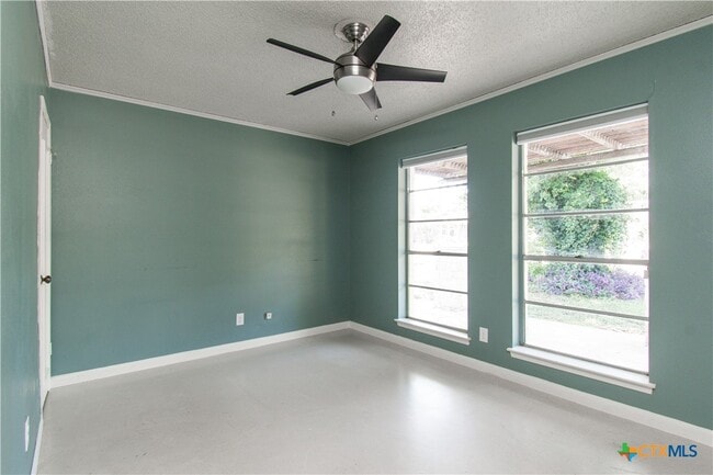 Building Photo - 2524 Berkett Dr