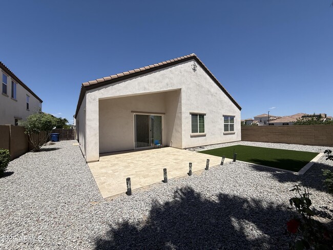 Building Photo - 4333 E Grand Canyon Dr