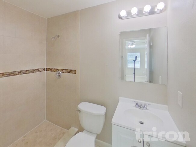 Building Photo - 6313 S Clark Ave