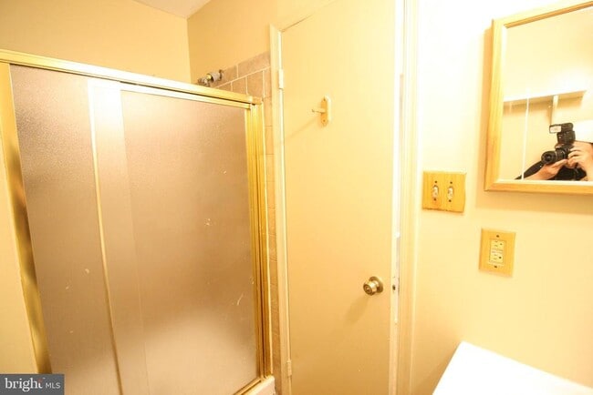 Building Photo - 130 Deer Park Ln