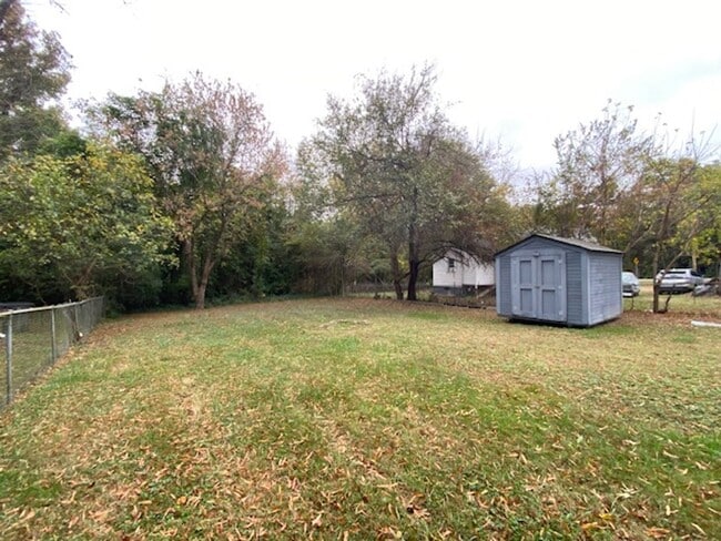 Building Photo - Updated 2 bed 1 bath  Fenced yard - 5 min to downtown Kannapolis