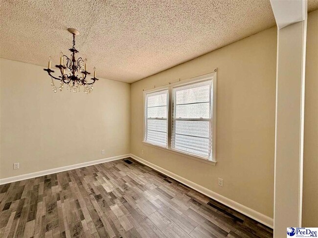 Building Photo - 1427 Old Ebenezer Rd