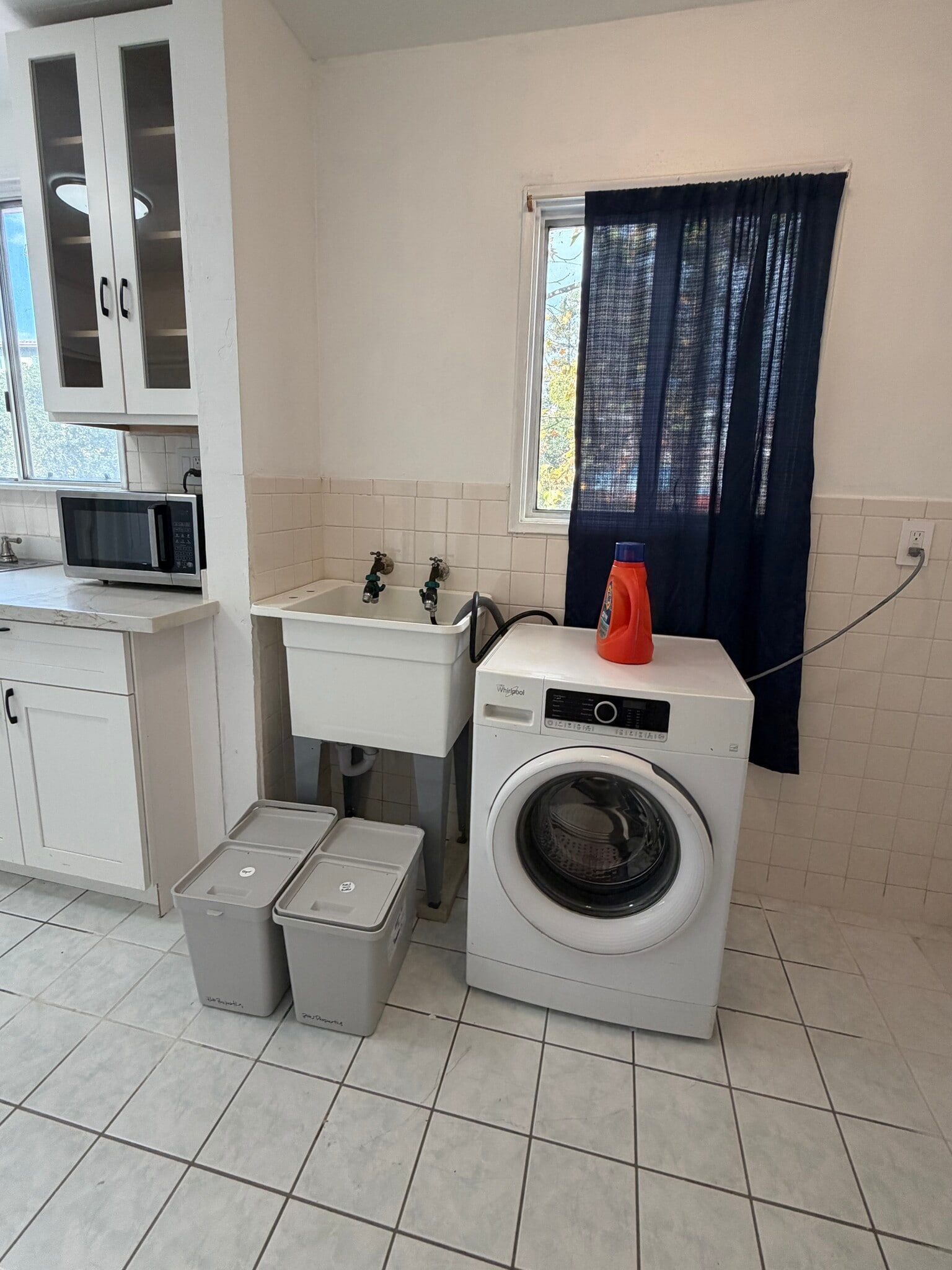 Building Photo - 1534 University Ave