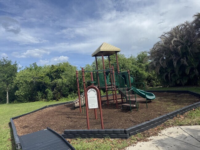 Building Photo - 110 SW Peacock Blvd