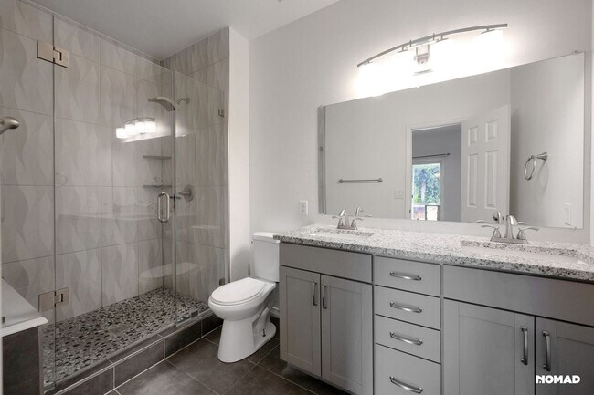 Building Photo - Beautiful 4BR House in Centennial