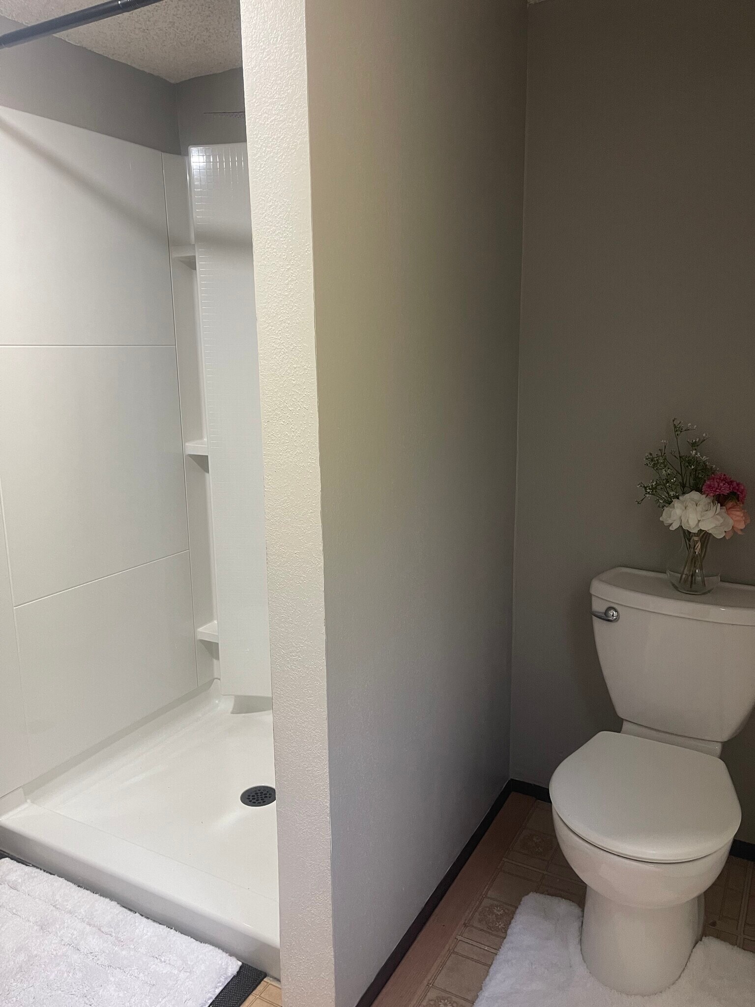 BATHROOM, view 2 - 1301 3rd St SE