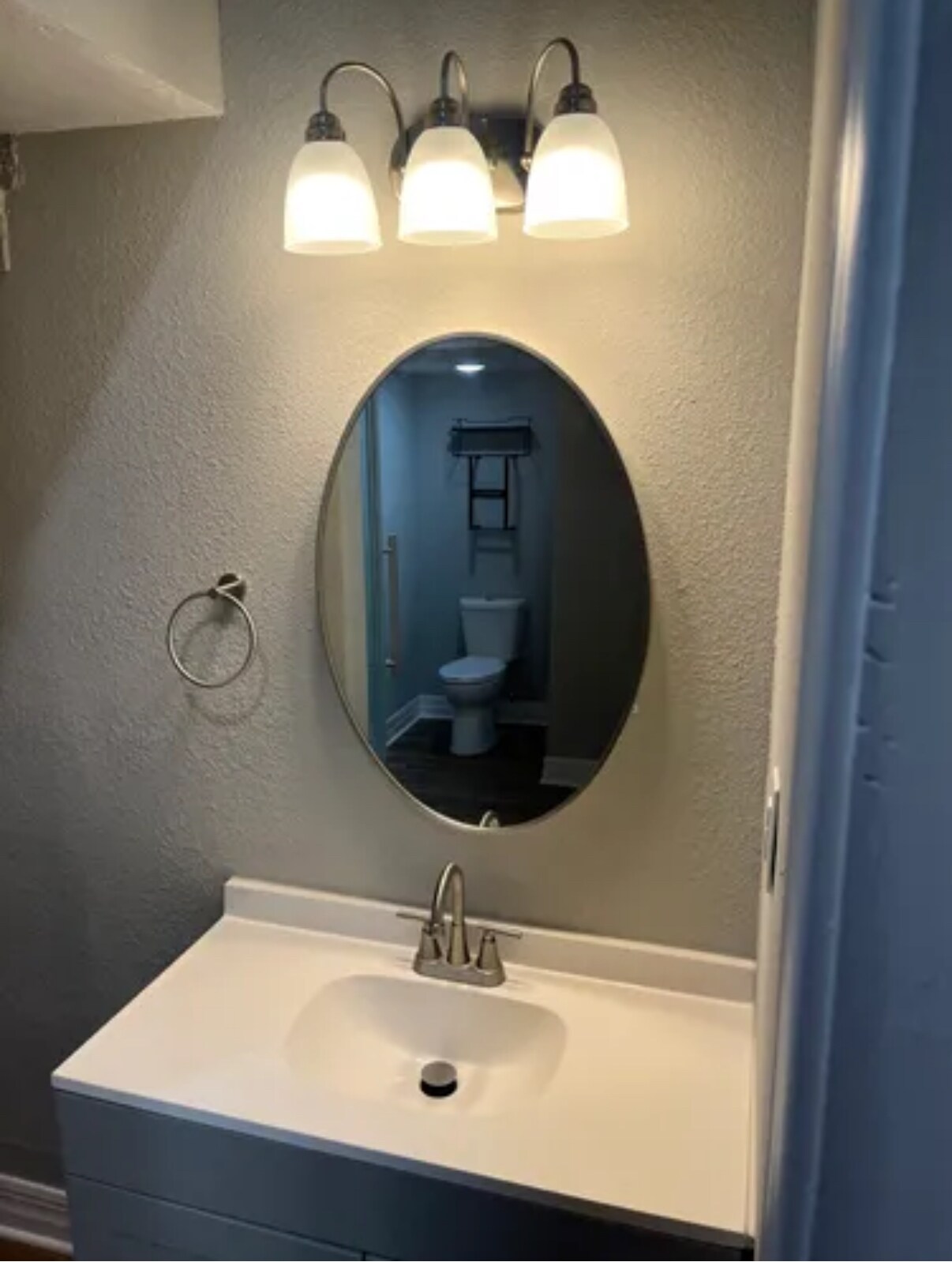 Building Photo - 8715 Fowler Ave