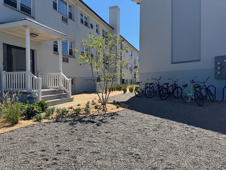 Building Photo - TWELVE17 Ocean