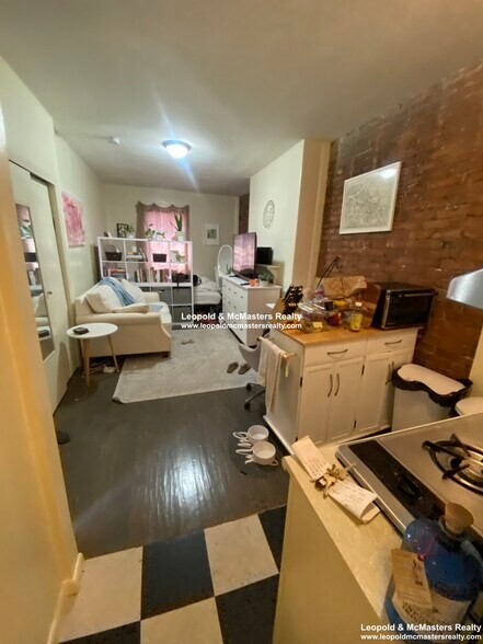 Building Photo - 230 Newbury St