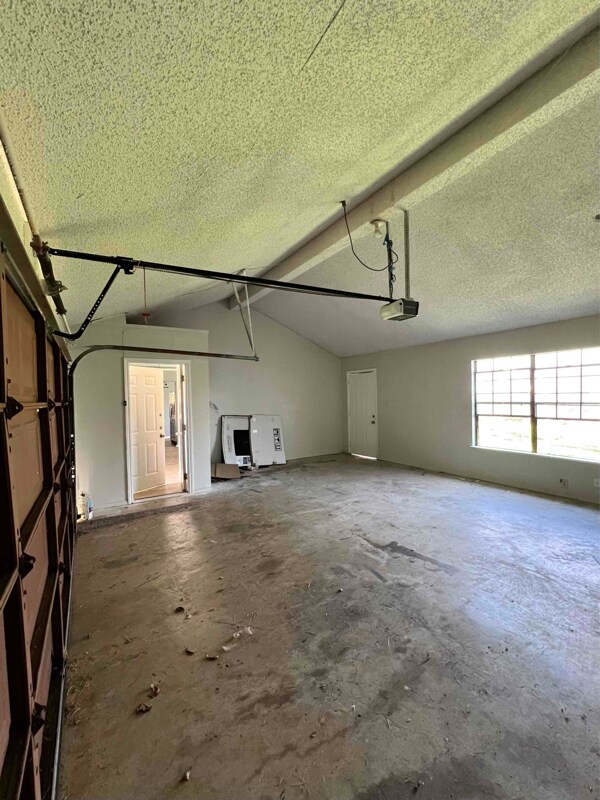 Building Photo - 2504 Liberty Ln