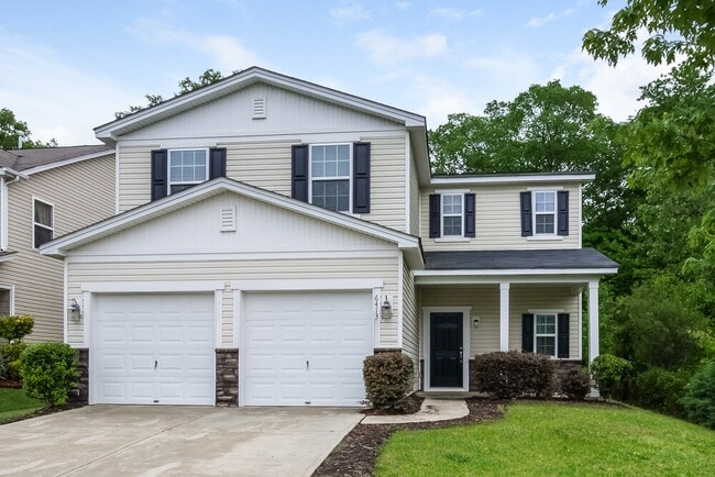 Building Photo - 6413 Prosperity Commons Dr